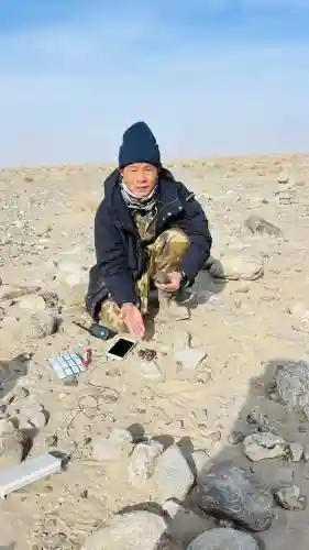 陨石猎人带什么装备插图1
