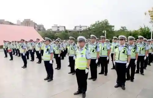 最强交警阵容插图