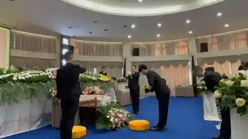 大阵容葬礼插图